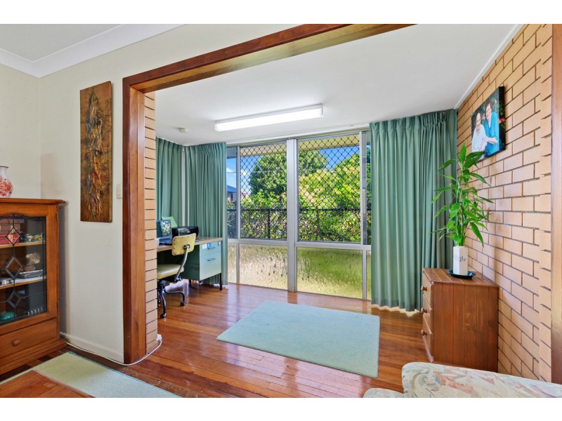 7 Winston Street, Wynnum West QLD 4178