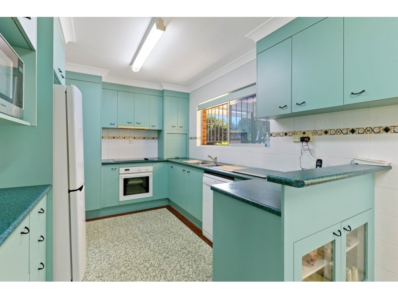 7 Winston Street, Wynnum West QLD 4178