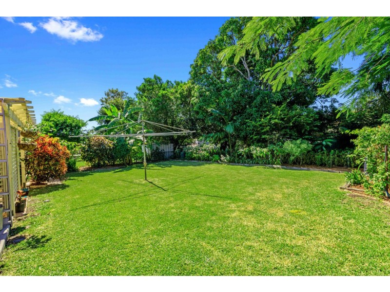 7 Winston Street, Wynnum West QLD 4178