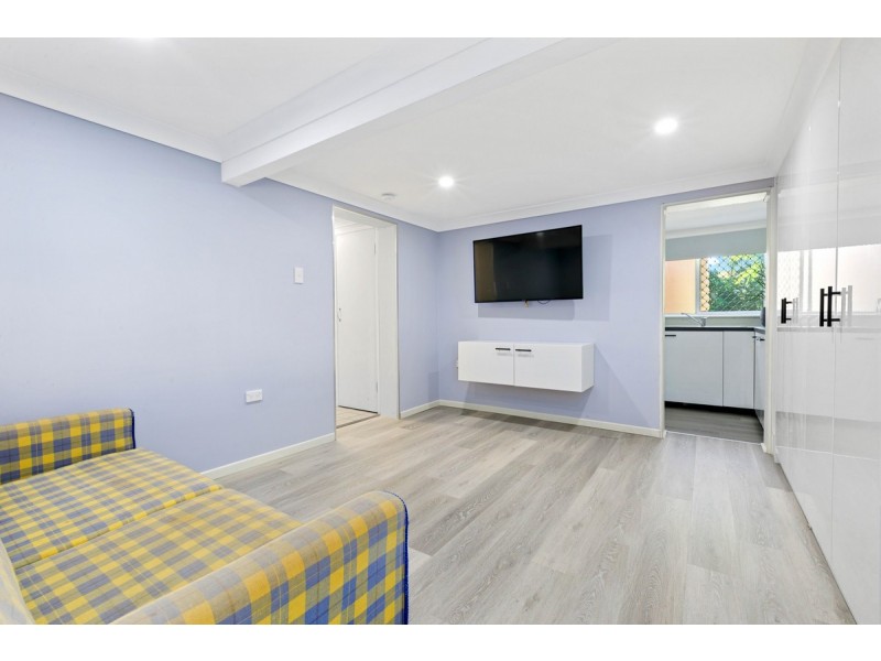 7 Winston Street, Wynnum West QLD 4178