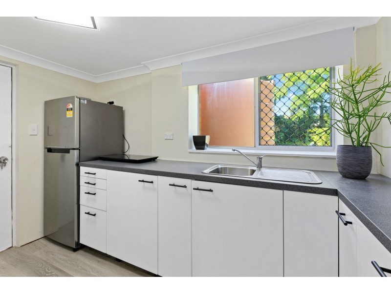 7 Winston Street, Wynnum West QLD 4178