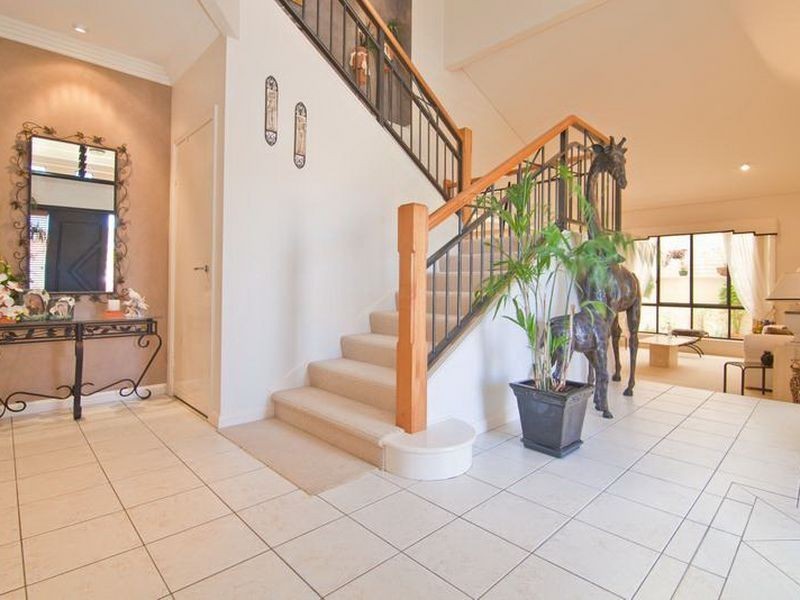 7 Martingale Court, Raby Bay QLD 4163