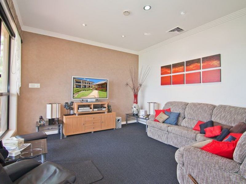 7 Martingale Court, Raby Bay QLD 4163