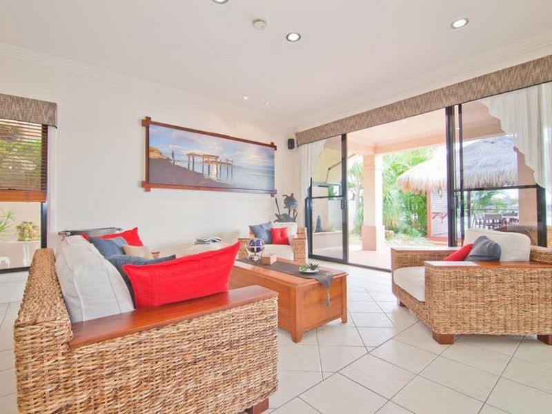 7 Martingale Court, Raby Bay QLD 4163