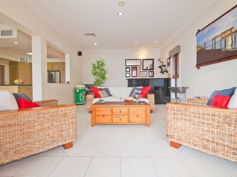 7 Martingale Court, Raby Bay QLD 4163