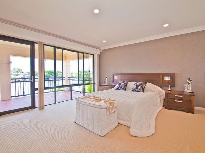 7 Martingale Court, Raby Bay QLD 4163