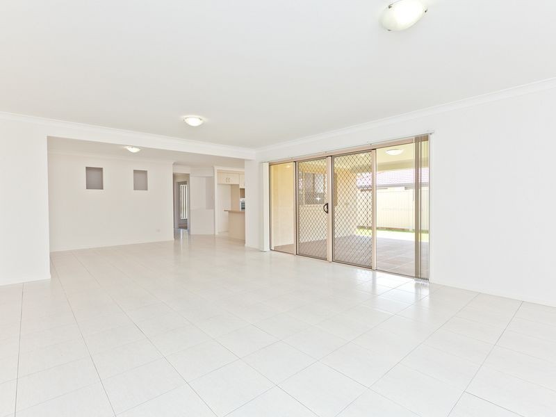 8 Westmill Close, Wellington Point QLD 4160