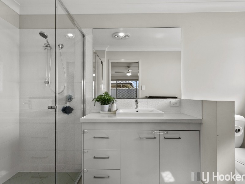 11 Isla Avenue, Redland Bay QLD 4165