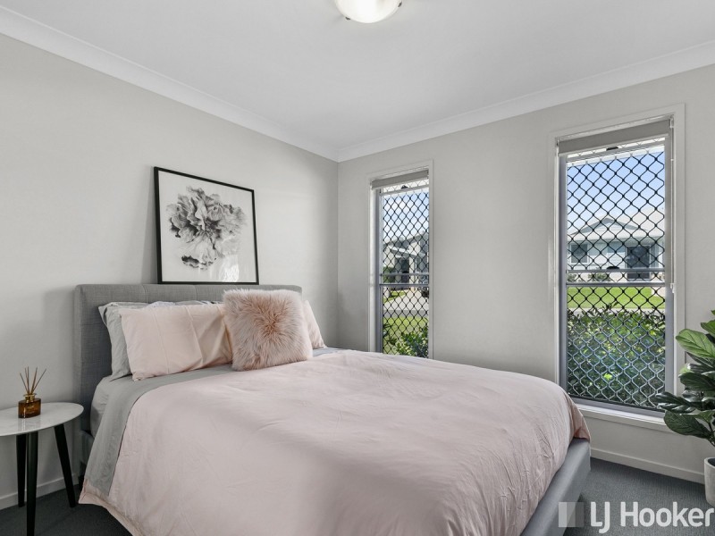 11 Isla Avenue, Redland Bay QLD 4165