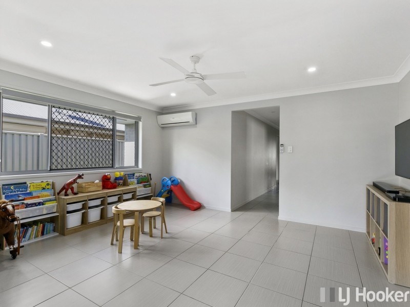 11 Isla Avenue, Redland Bay QLD 4165