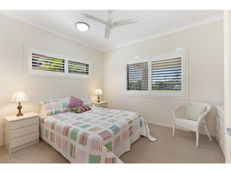 1 Baylink Drive, Redland Bay QLD 4165