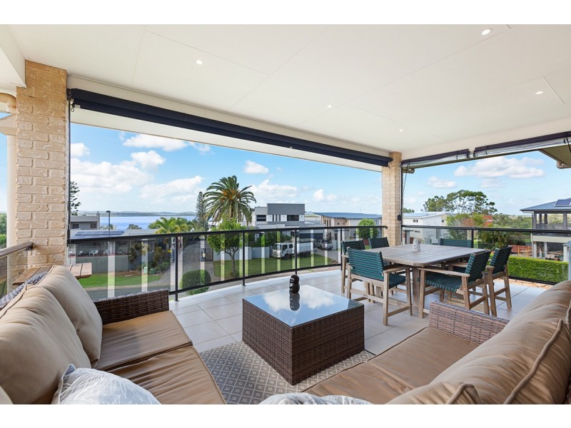 1 Baylink Drive, Redland Bay QLD 4165