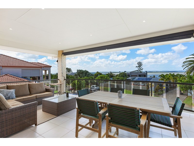 1 Baylink Drive, Redland Bay QLD 4165