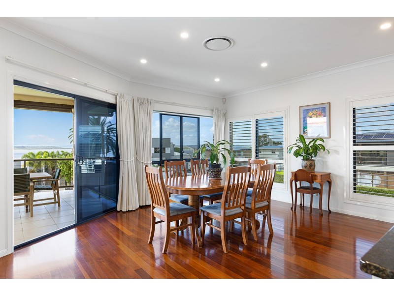 1 Baylink Drive, Redland Bay QLD 4165
