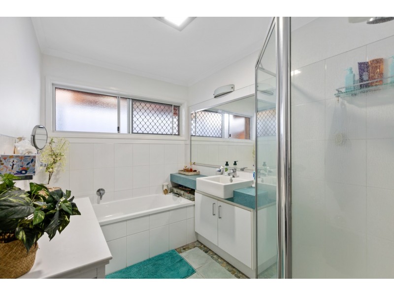 23 Lowanna Terrace, Cleveland QLD 4163