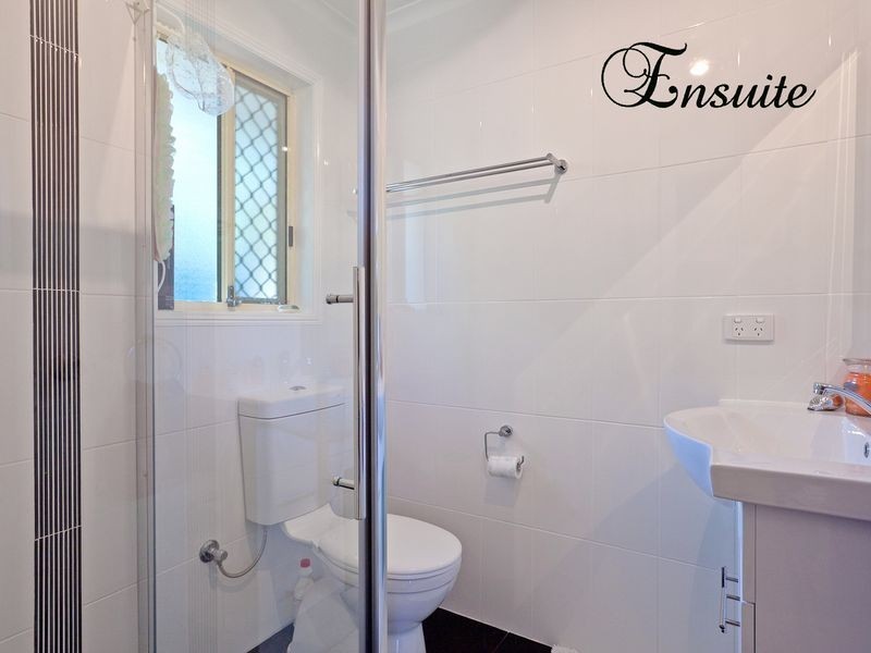 9 Oak Street, Ormiston QLD 4160