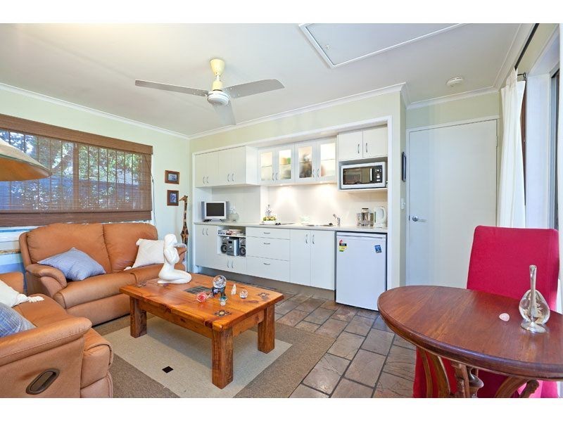 9 Oak Street, Ormiston QLD 4160