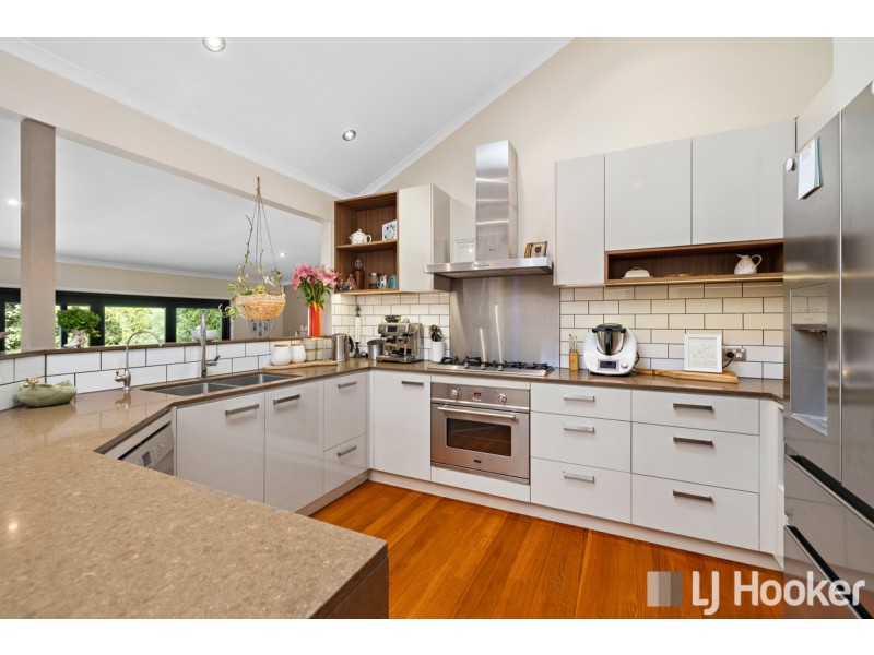 20 Grevillea Street, Redland Bay QLD 4165