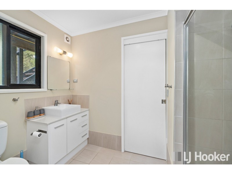 20 Grevillea Street, Redland Bay QLD 4165