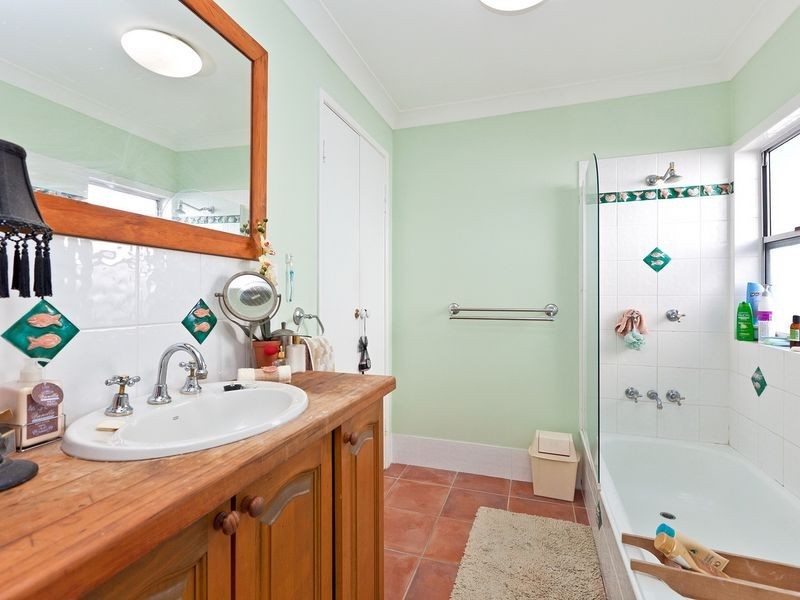 55 Waterloo Esplanade, Wynnum QLD 4178