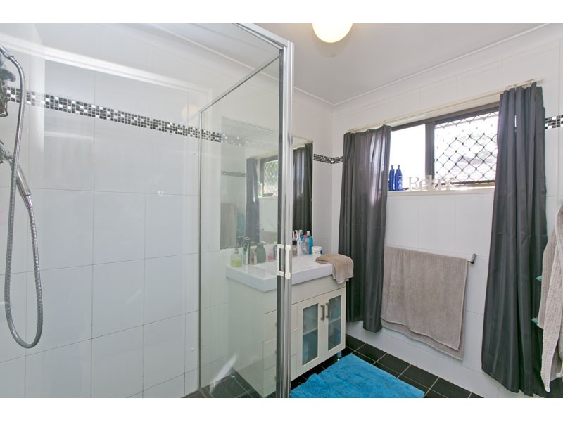 9 Michael Street, Redland Bay QLD 4165