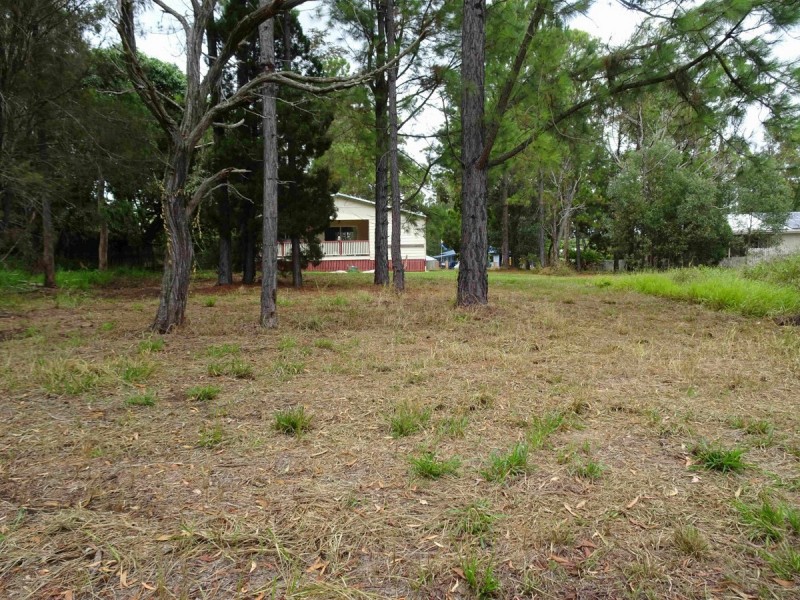 8 Allambie Street, Macleay Island QLD 4184