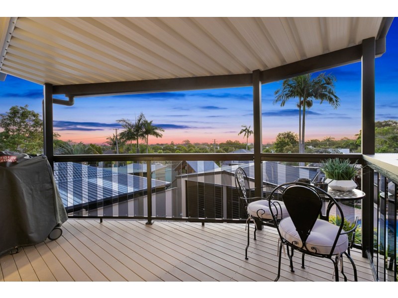 2 Lindon Street, Birkdale QLD 4159