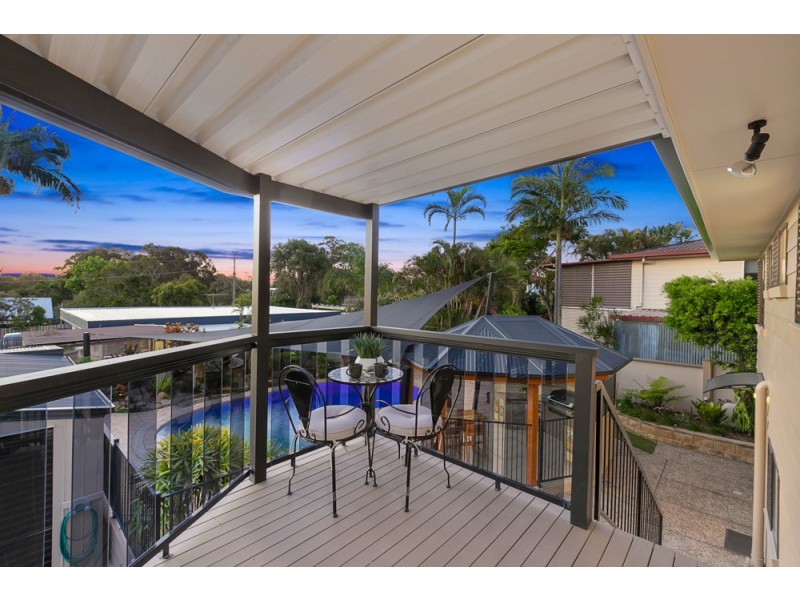 2 Lindon Street, Birkdale QLD 4159