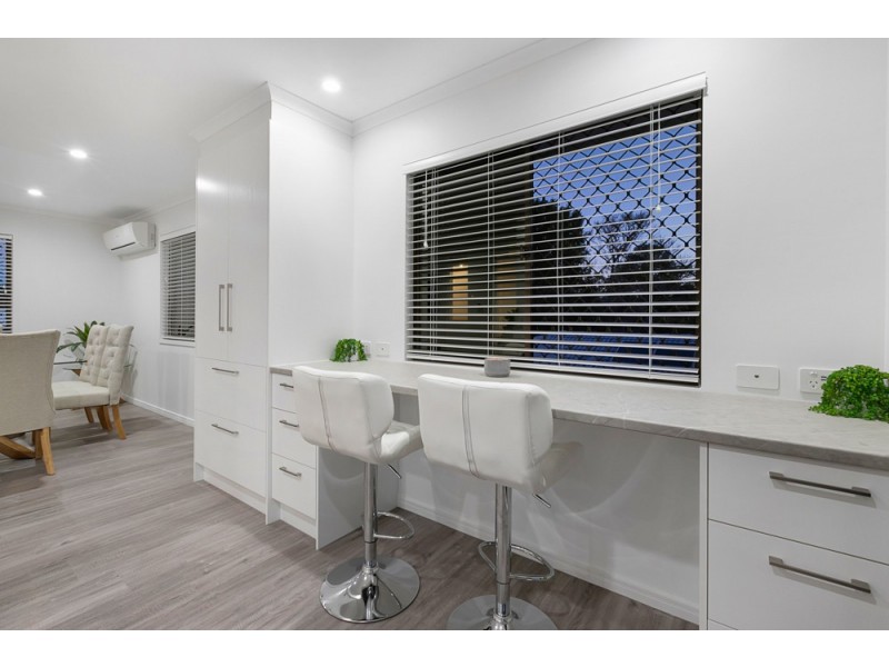 2 Lindon Street, Birkdale QLD 4159