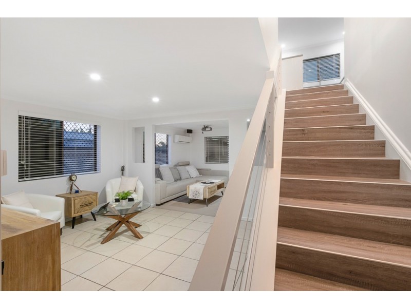 2 Lindon Street, Birkdale QLD 4159