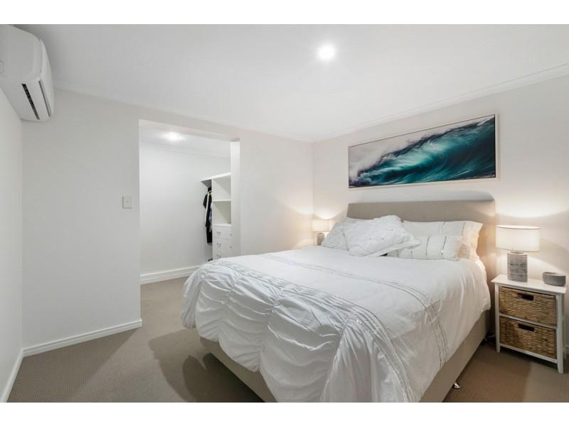 2 Lindon Street, Birkdale QLD 4159