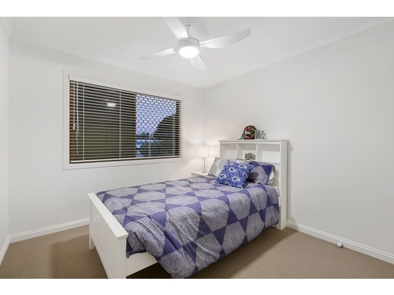 2 Lindon Street, Birkdale QLD 4159