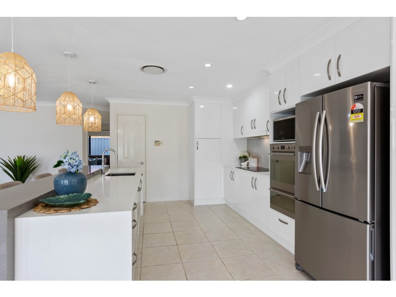 7 Burbank Road, Birkdale QLD 4159