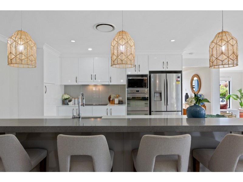 7 Burbank Road, Birkdale QLD 4159