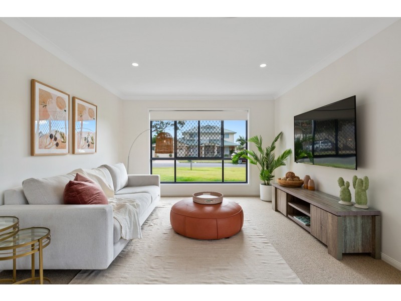 7 Burbank Road, Birkdale QLD 4159