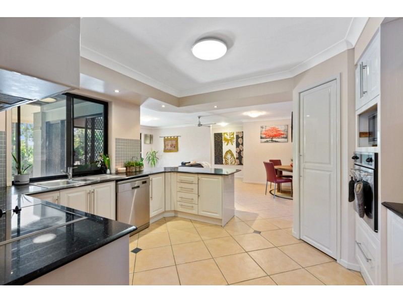 17 Seabrae Drive, Redland Bay QLD 4165