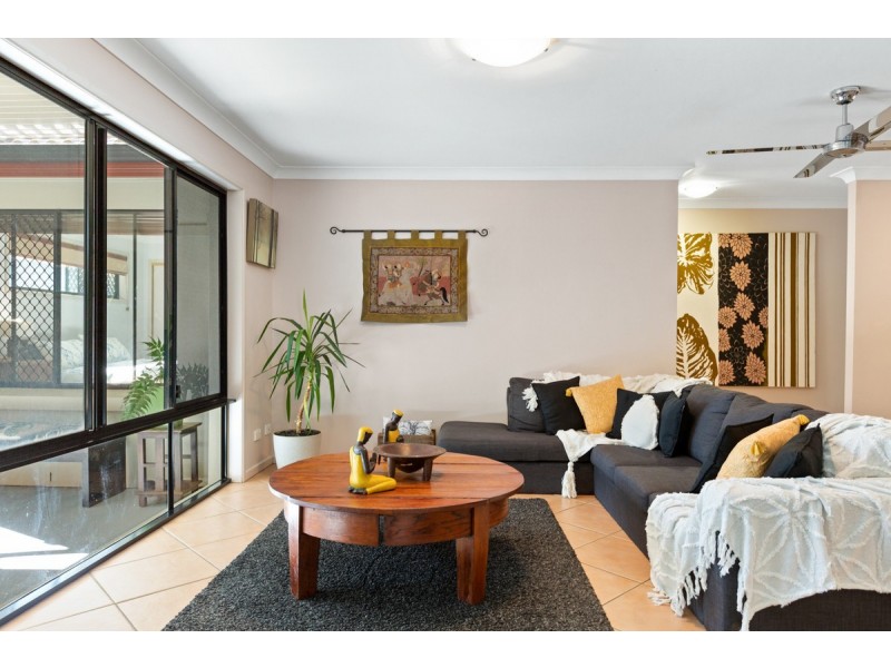 17 Seabrae Drive, Redland Bay QLD 4165