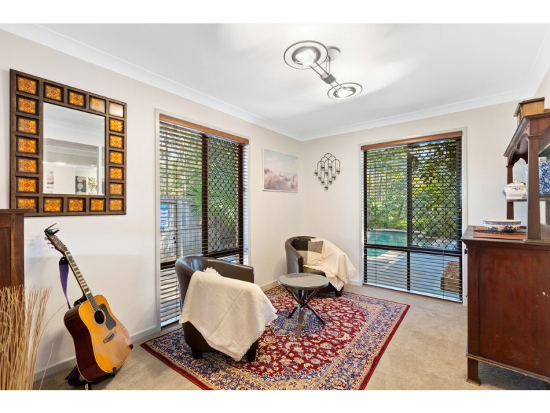 17 Seabrae Drive, Redland Bay QLD 4165