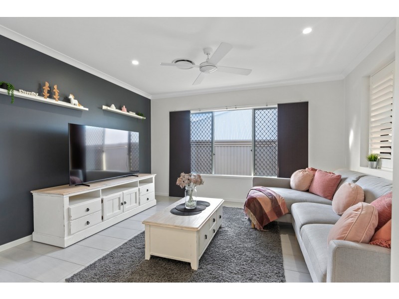 20 Capella Drive, Redland Bay QLD 4165