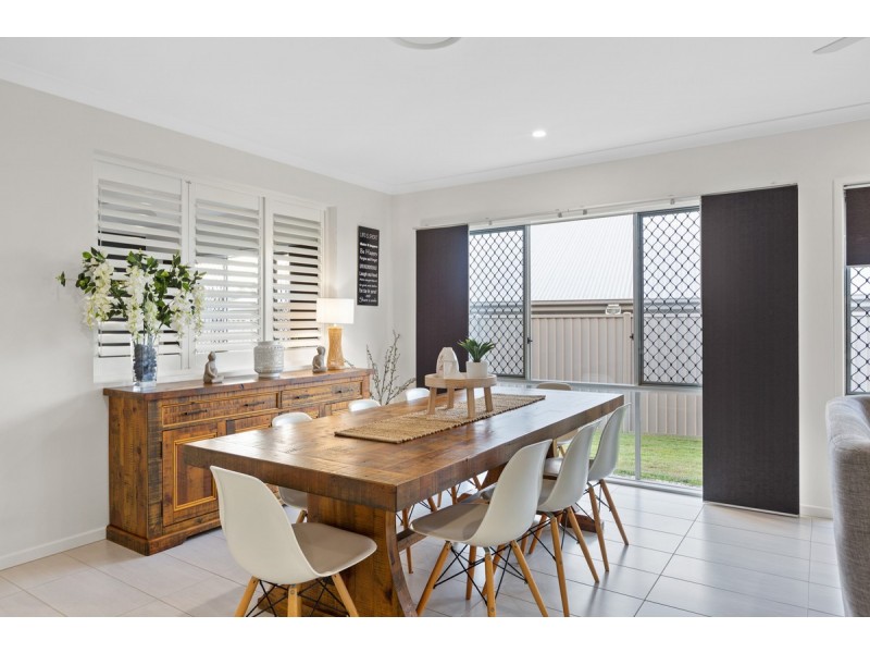 20 Capella Drive, Redland Bay QLD 4165