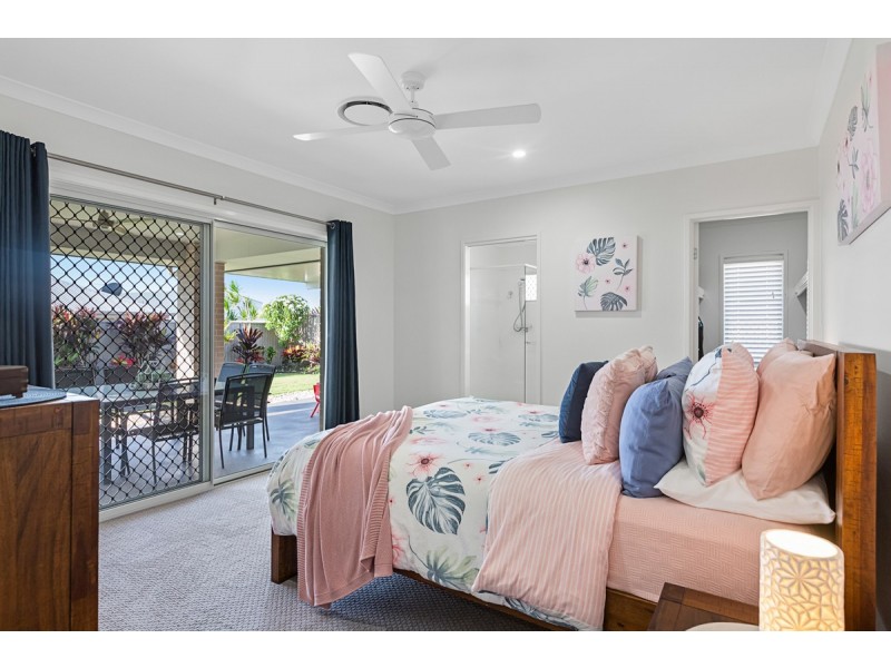 20 Capella Drive, Redland Bay QLD 4165
