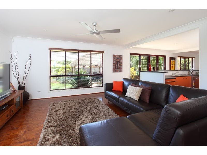 10 Darcelle Place, Ormiston QLD 4160
