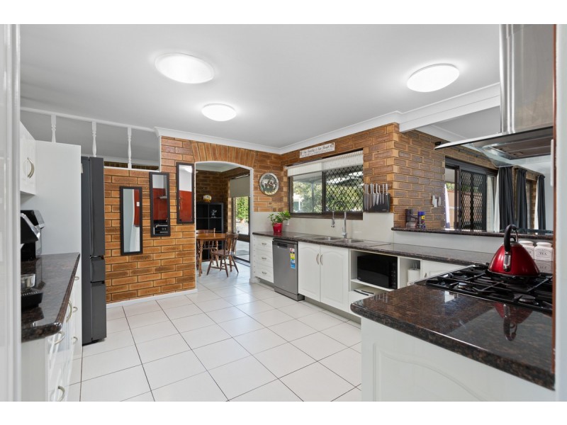 240-242 Mooroondu Road, Thorneside QLD 4158