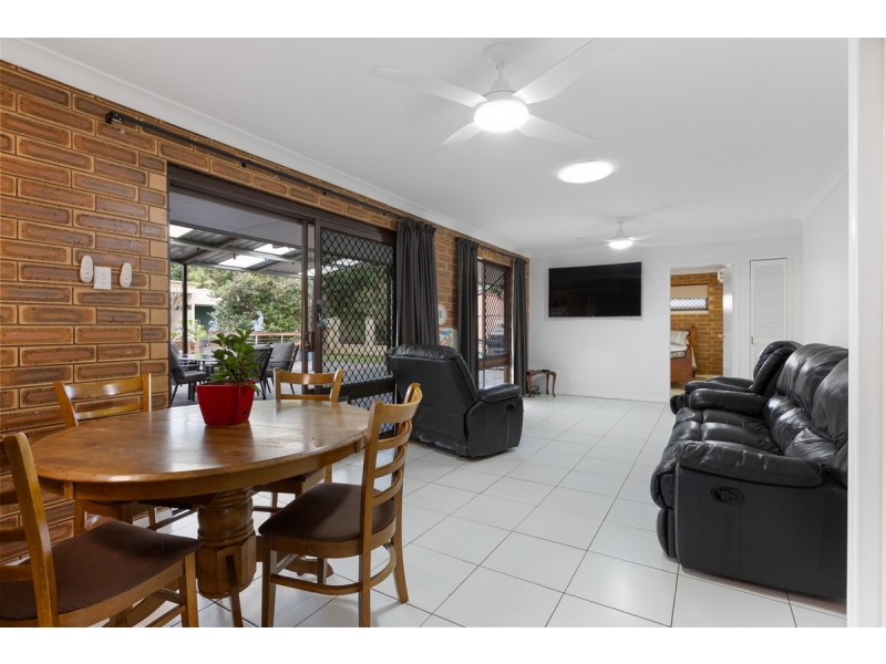 240-242 Mooroondu Road, Thorneside QLD 4158