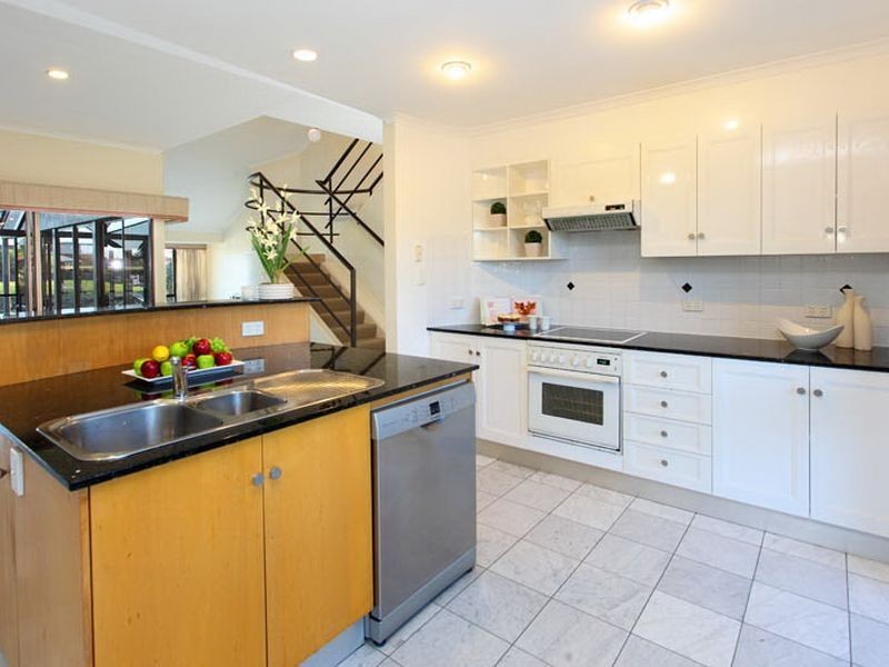 33 Anchorage Drive, Raby Bay QLD 4163