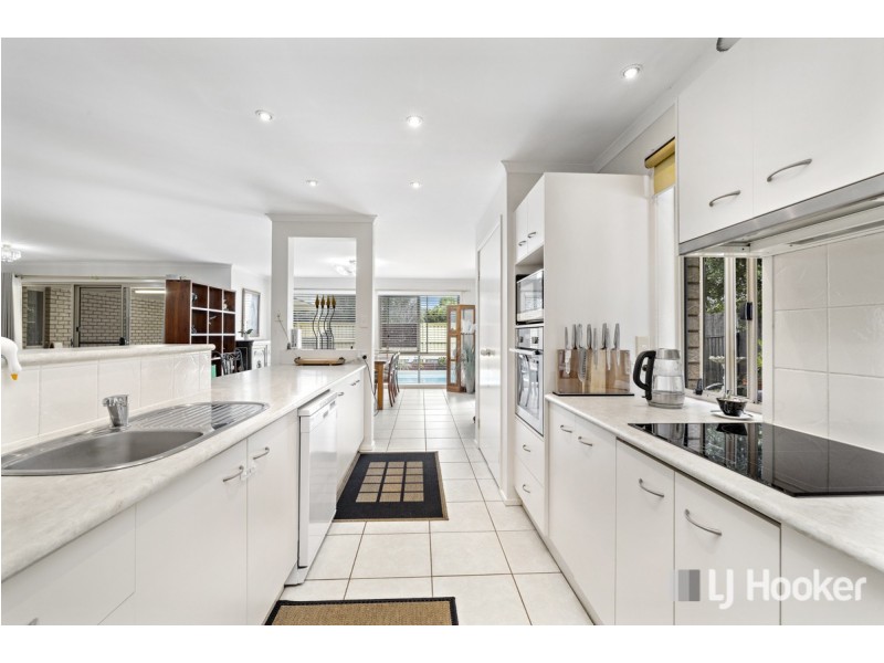 12 Kimbolton Drive, Redland Bay QLD 4165