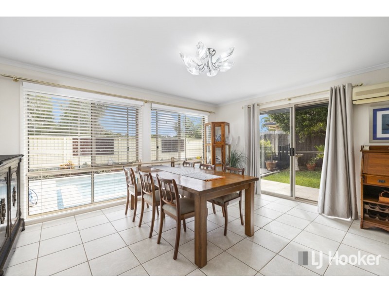 12 Kimbolton Drive, Redland Bay QLD 4165