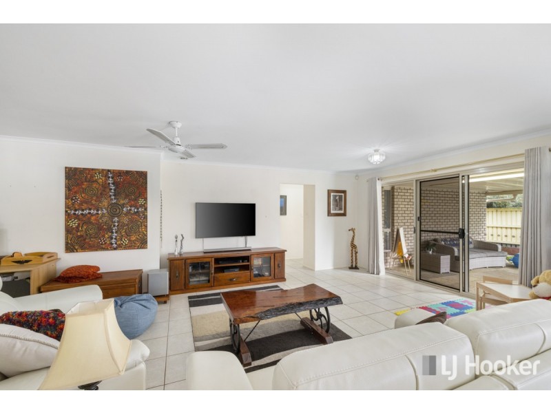 12 Kimbolton Drive, Redland Bay QLD 4165