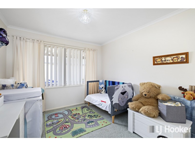 12 Kimbolton Drive, Redland Bay QLD 4165