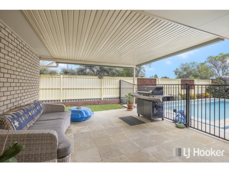 12 Kimbolton Drive, Redland Bay QLD 4165